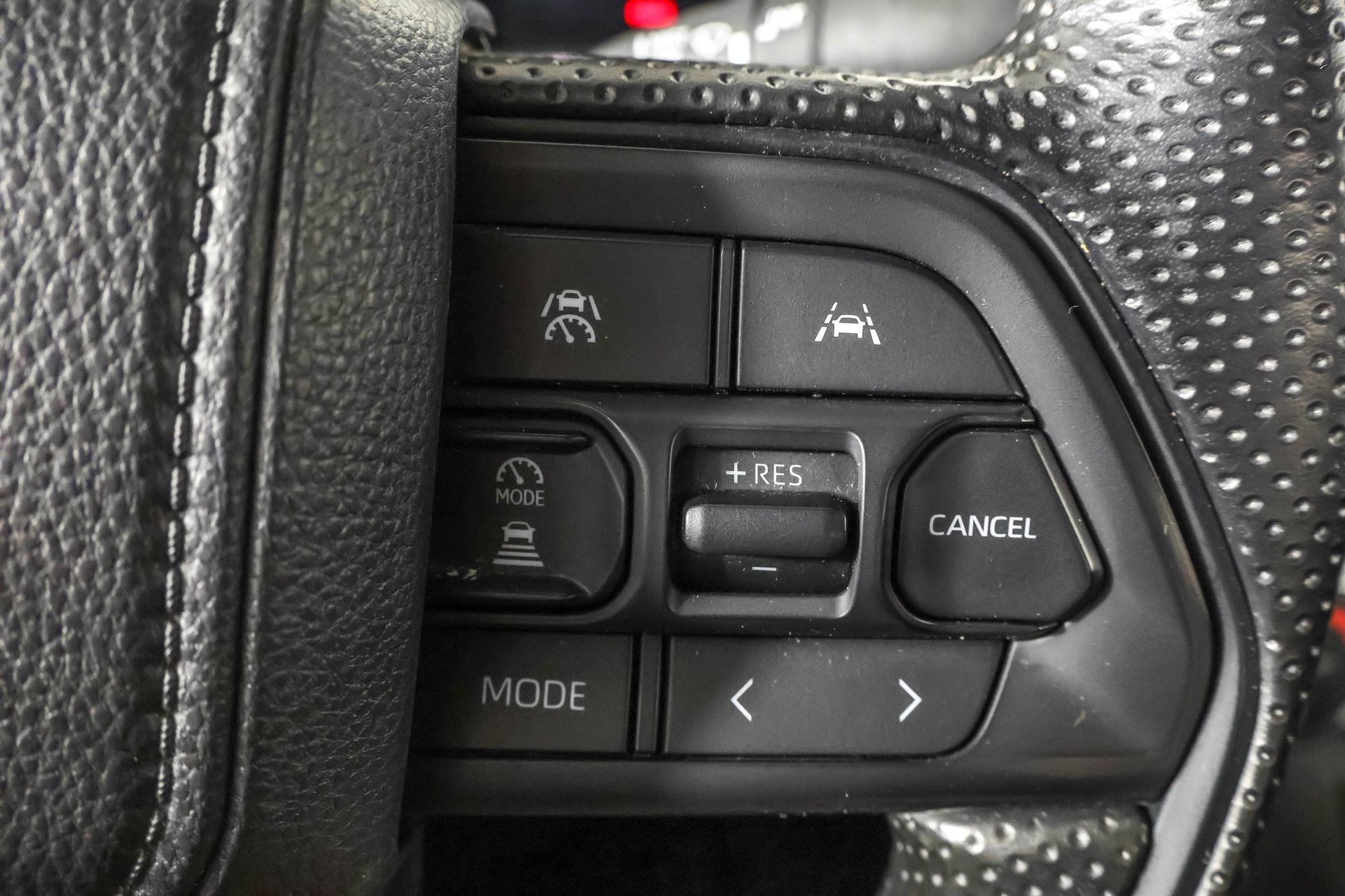 Used 2024 Toyota Tacoma SR RWD image 28