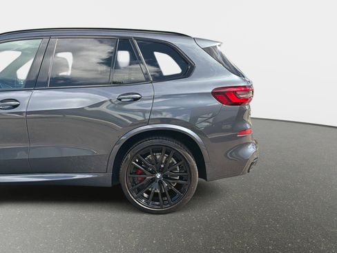 Used 2021 BMW X5 M50i image 15