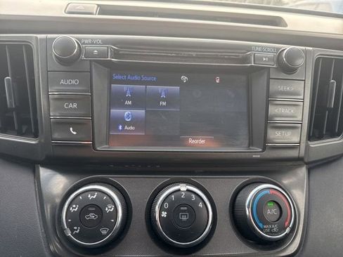 Used 2015 Toyota RAV4 LE AWD/4WD image 23