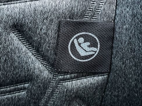 Used 2025 Nissan Kicks SV image 16