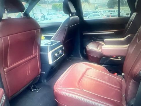 Used 2024 Ford Expedition Limited RWD image 10