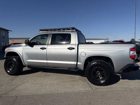 Used 2017 Toyota Tundra SR5 w/ SR5 Upgrade Package AWD/4WD image 4