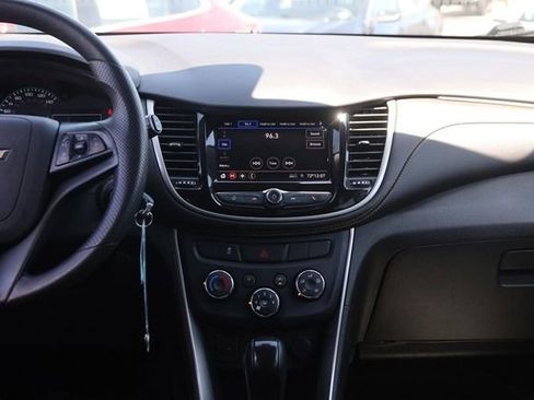 Used 2020 Chevrolet Trax LS w/ Tint and Cruise Package FWD image 21