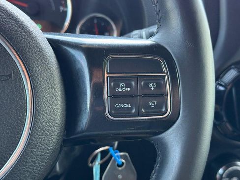Used 2013 Jeep Wrangler Unlimited Sahara AWD/4WD image 17