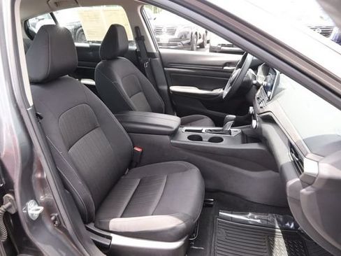 Certified 2025 Nissan Altima 2.5 SV FWD image 29
