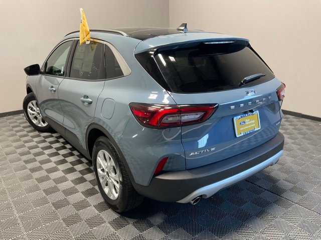 Used 2023 Ford Escape Active w/ Tech Pack #2 AWD/4WD image 9