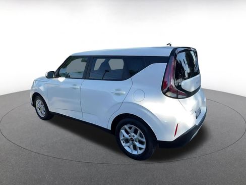 Used 2025 Kia Soul LX w/ LX Technology Package image 10