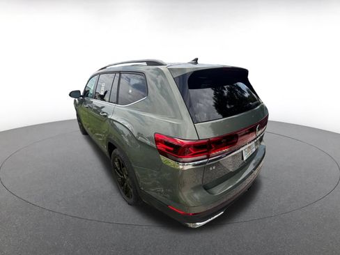 Used 2026 Volkswagen Atlas SE FWD image 9