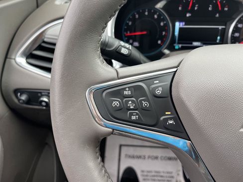 Used 2018 Chevrolet Malibu Premier w/ Premier Sun and Wheel Package FWD image 8