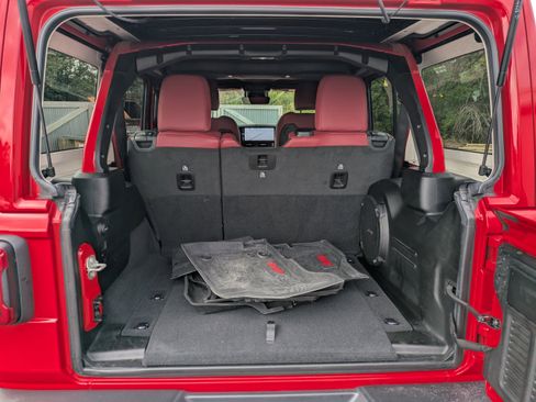 Used 2024 Jeep Wrangler Unlimited Rubicon 392 image 11