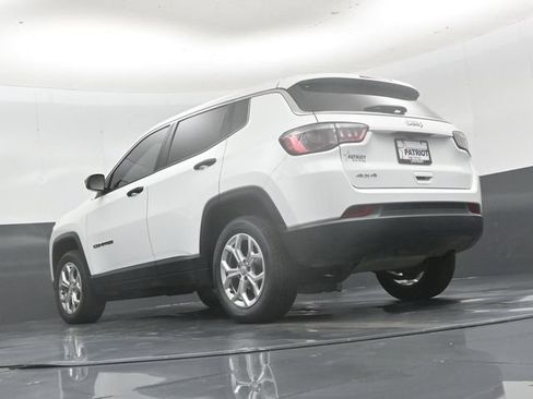 Used 2025 Jeep Compass Sport AWD/4WD image 42