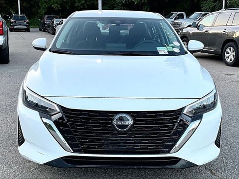 Used 2024 Nissan Sentra SV FWD image 2