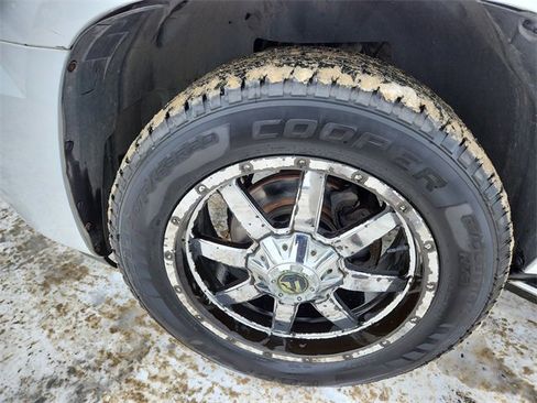 Used 2007 GMC Yukon Denali image 31