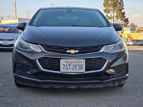 Used 2017 Chevrolet Cruze LT FWD image 7