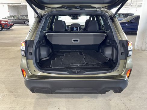 Used 2025 Subaru Forester Premium image 13