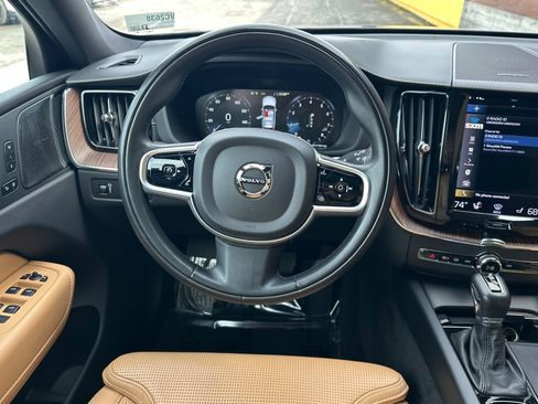 Used 2021 Volvo XC60 T5 Inscription w/ Advanced Package image 16