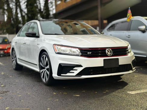 Used 2018 Volkswagen Passat 3.6 FWD image 3