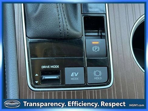 Certified 2024 Toyota Sienna XLE image 25