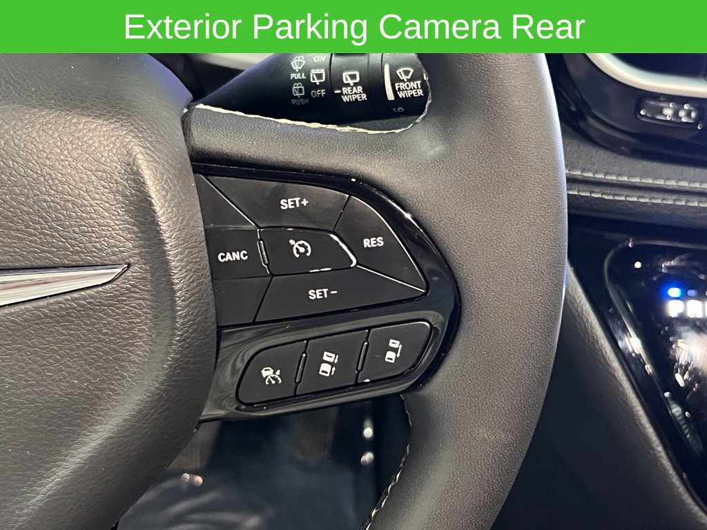 Used 2024 Chrysler Pacifica Limited FWD image 20