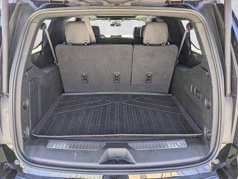 Used 2023 Chevrolet Suburban Z71 w/ Luxury Package image 6