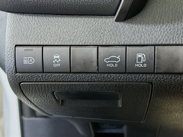 Used 2023 Toyota Camry SE FWD image 11