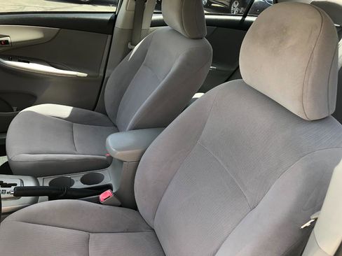 Used 2011 Toyota Corolla LE FWD image 12