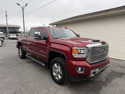 Used 2018 GMC Sierra 3500 Denali w/ Duramax Plus Package image 3