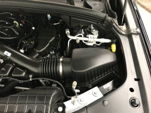 Used 2025 Jeep Grand Cherokee Limited image 38