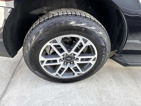 Certified 2025 Ford Expedition Active image 7