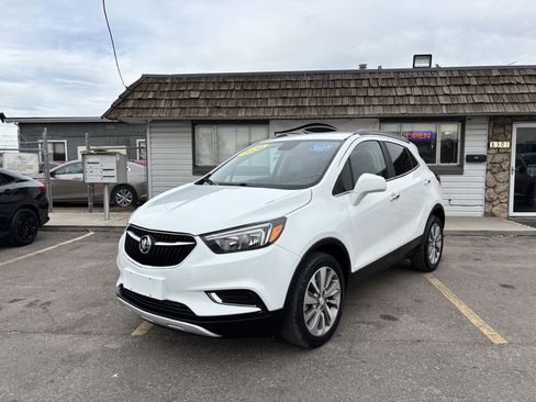 Used 2020 Buick Encore Preferred image 3