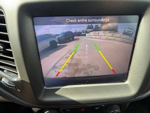 Used 2018 Jeep Compass Trailhawk w/ Popular Equipment Group AWD/4WD image 31