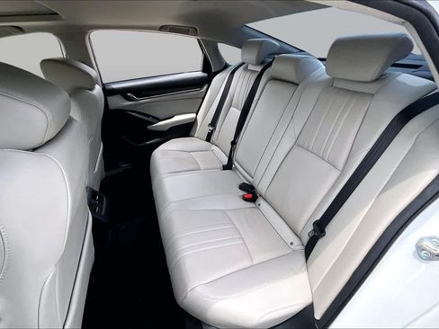 Used 2018 Honda Accord Touring image 19