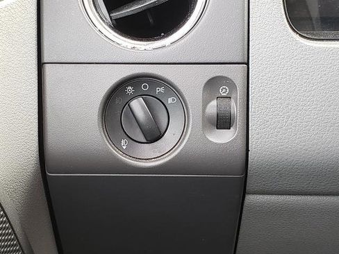 Used 2006 Ford F150 XLT image 19