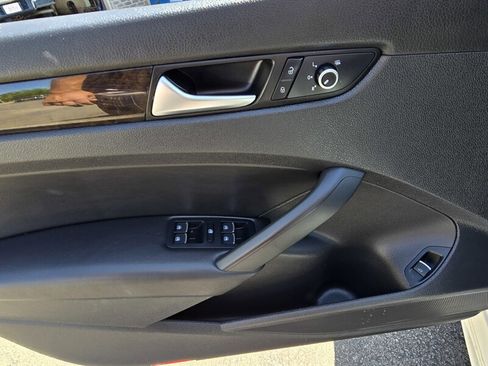 Used 2015 Volkswagen Passat 3.6 SEL Premium FWD image 13