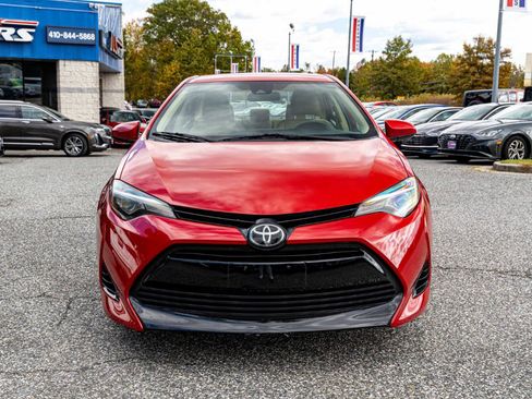 Used 2018 Toyota Corolla LE FWD image 2