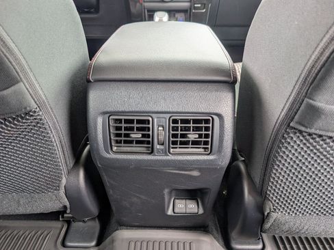 Used 2024 Toyota 4Runner TRD Off-Road AWD/4WD image 7