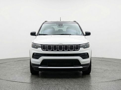 Used 2025 Jeep Compass Limited image 2