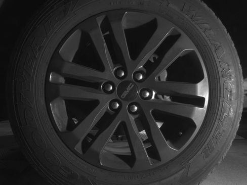 Used 2019 GMC Canyon SLE w/ Elevation Edition image 11