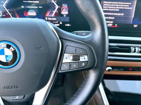 Used 2023 BMW i4 eDrive40 w/ Premium Package RWD image 14