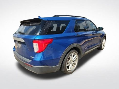 Used 2020 Ford Explorer XLT w/ Equipment Group 202A AWD/4WD image 8