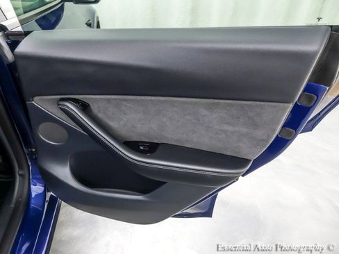 Used 2020 Tesla Model Y Long Range image 40