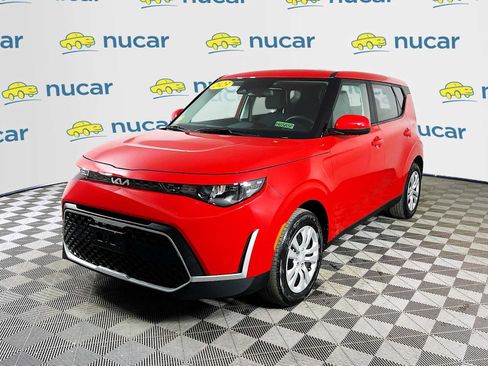 Used 2023 Kia Soul LX image 3