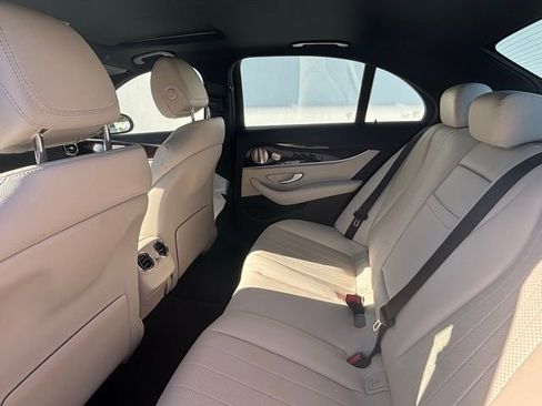 Used 2022 Mercedes-Benz E 350 4MATIC Sedan image 11