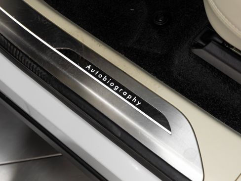 Used 2023 Land Rover Range Rover Long Wheelbase Autobiography image 57