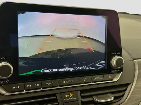 Used 2025 Nissan Altima 2.5 SV FWD image 22