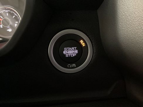 New 2026 RAM 1500 4x4 Crew Cab image 25