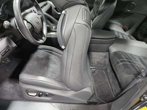 Used 2023 Lexus LC 500 Coupe w/ Performance Package image 32