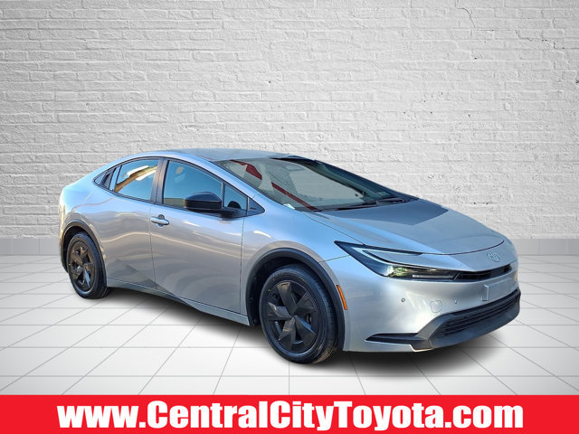 Used 2024 Toyota Prius LE FWD image 1