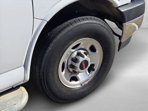 Used 2022 GMC Savana 2500 w/ Driver Convenience Package image 17