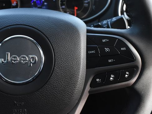 Used 2022 Jeep Cherokee Limited image 45